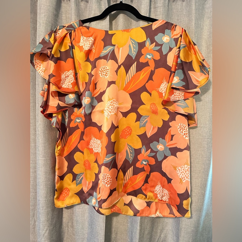 Silk Floral Top! NWT!